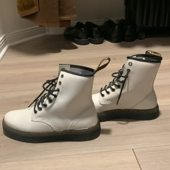 Dr. Martens White Boots, Size 39 - Picture 2 of 5